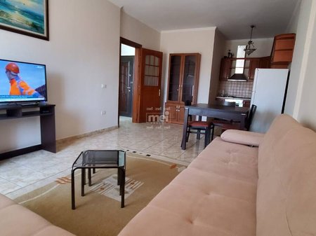 JEPET ME QIRA APARTAMENT 1+1 TE BLUE STAR!