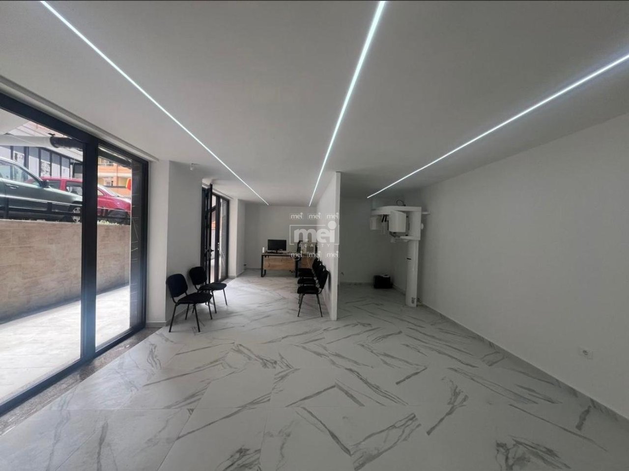 JEPET ME QIRA AMBIENT BIZNESI NE PLAZH PERBRI ME PASTICERI PELIKANI!