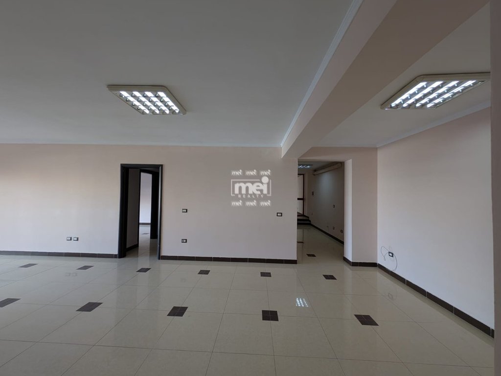 JEPET ME QIRA AMBIENT QENDER!