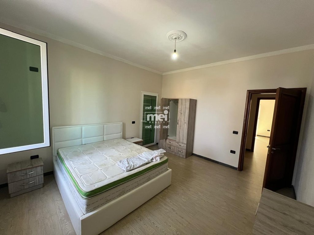 JEPET ME QIRA VIL PRANE STADIUMIT!