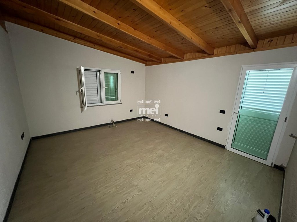 JEPET ME QIRA VIL PRANE STADIUMIT!