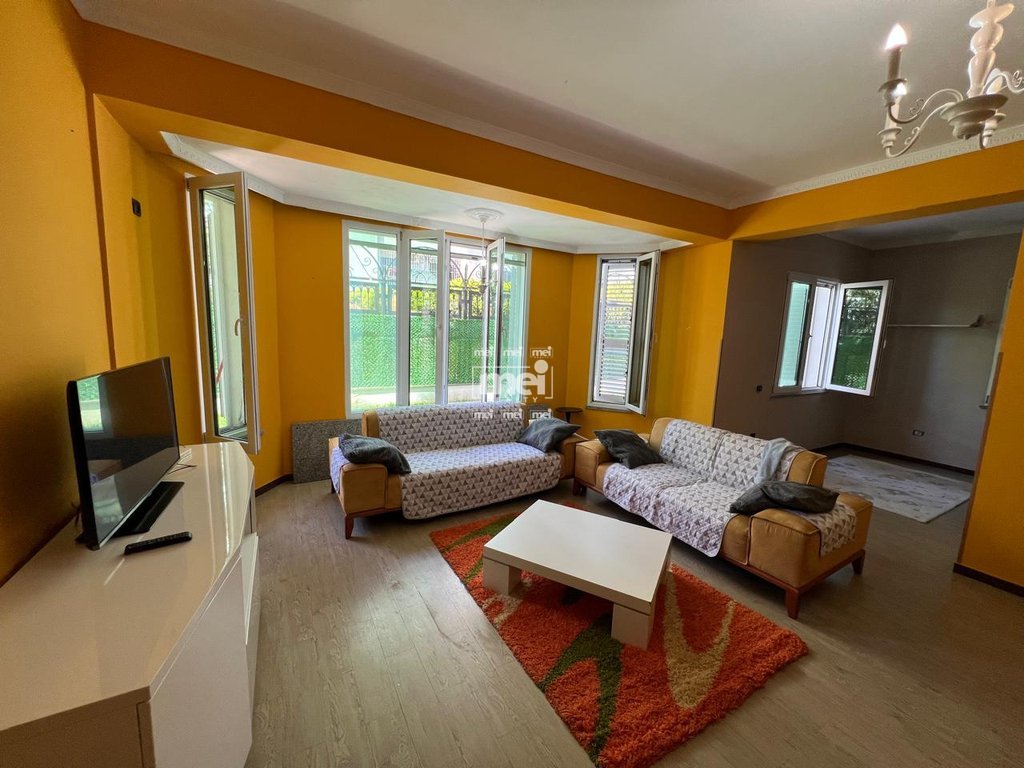 JEPET ME QIRA VIL PRANE STADIUMIT!