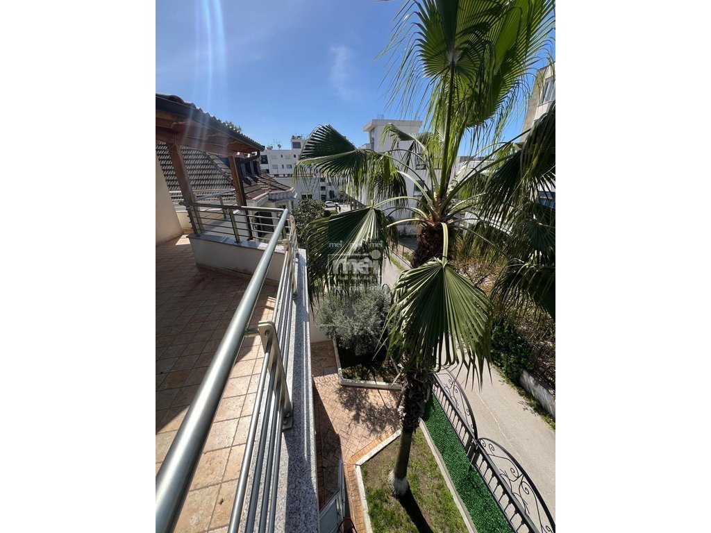 JEPET ME QIRA VIL PRANE STADIUMIT!