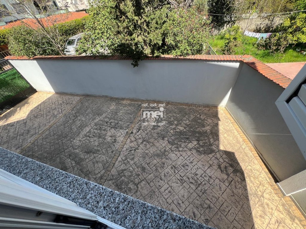 JEPET ME QIRA VIL PRANE STADIUMIT!