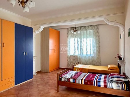 JEPET  ME QIRA APARTAMENT 2+1 TEK ISH URT!