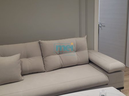 Jepet me Qera Super Apartament 1+1 te Zogu i Zi!