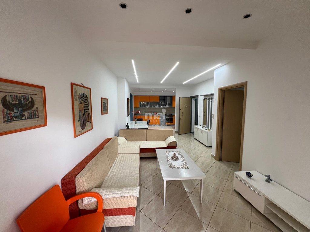 JEPET ME QIRA APARTAMENT 1+1+2 NE HEKURUDHA