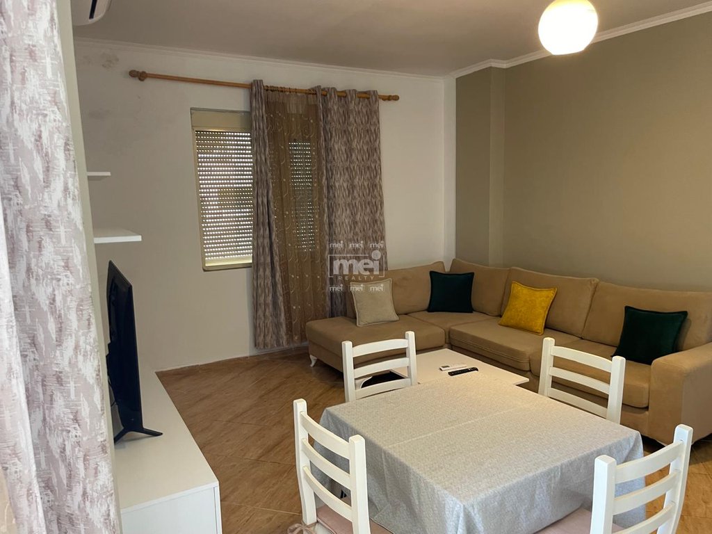 JEPET ME QIRA APARTAMENT 2+1 TEK RROTA KUQE ME PAMJE NGA DETI