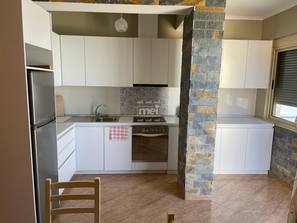 JEPET ME QIRA APARTAMENT 2+1 TEK RROTA KUQE ME PAMJE NGA DETI