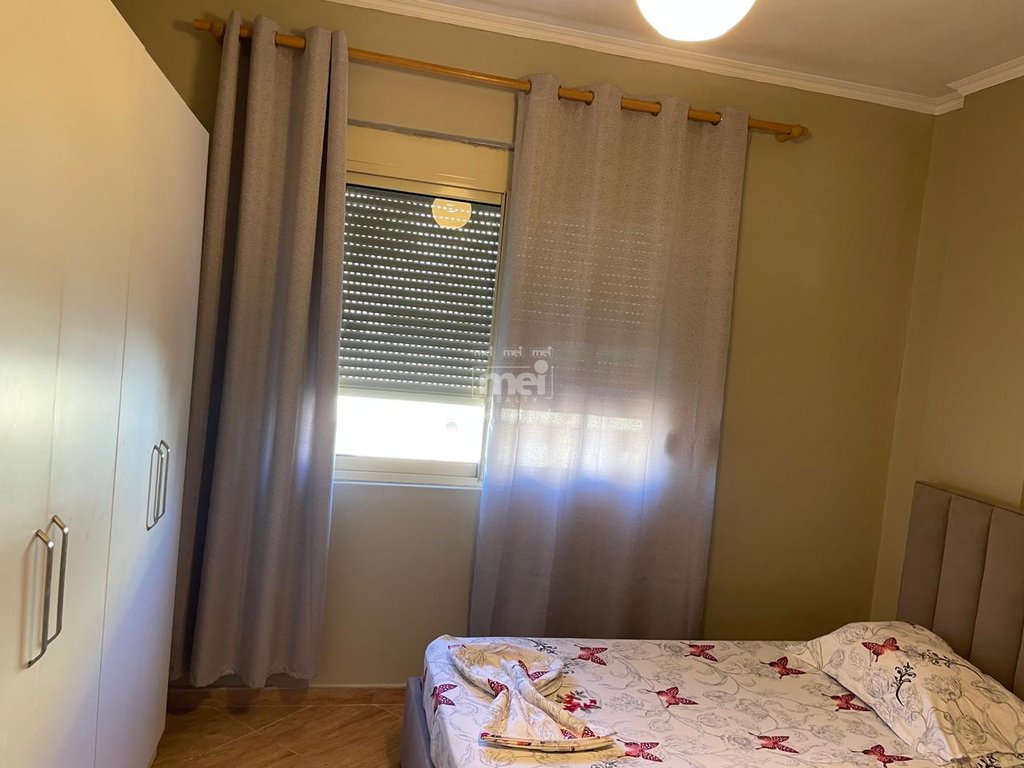 JEPET ME QIRA APARTAMENT 2+1 TEK RROTA KUQE ME PAMJE NGA DETI