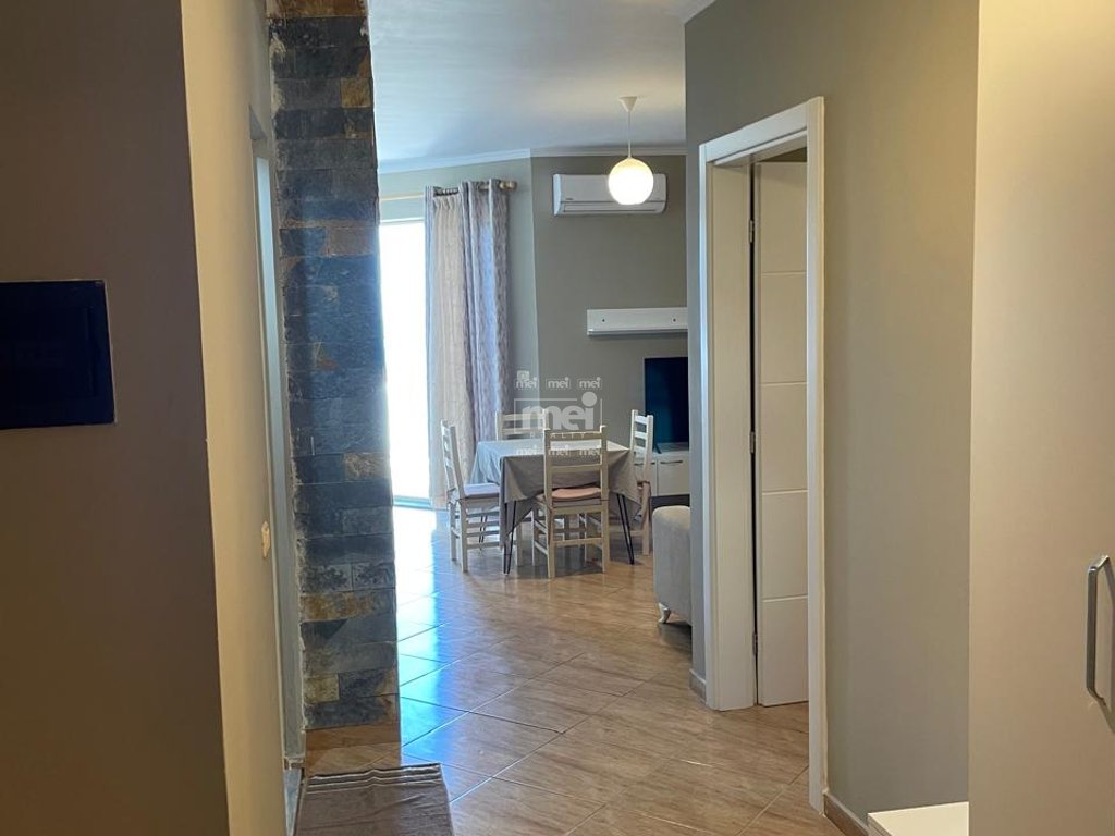 JEPET ME QIRA APARTAMENT 2+1 TEK RROTA KUQE ME PAMJE NGA DETI