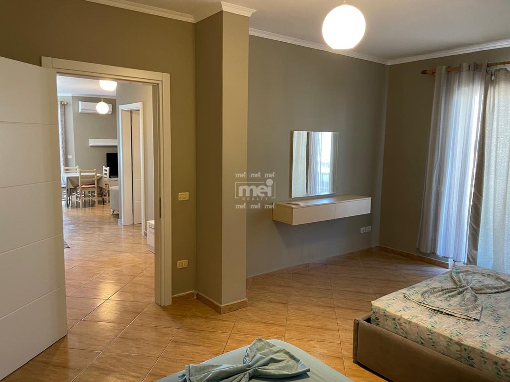JEPET ME QIRA APARTAMENT 2+1 TEK RROTA KUQE ME PAMJE NGA DETI