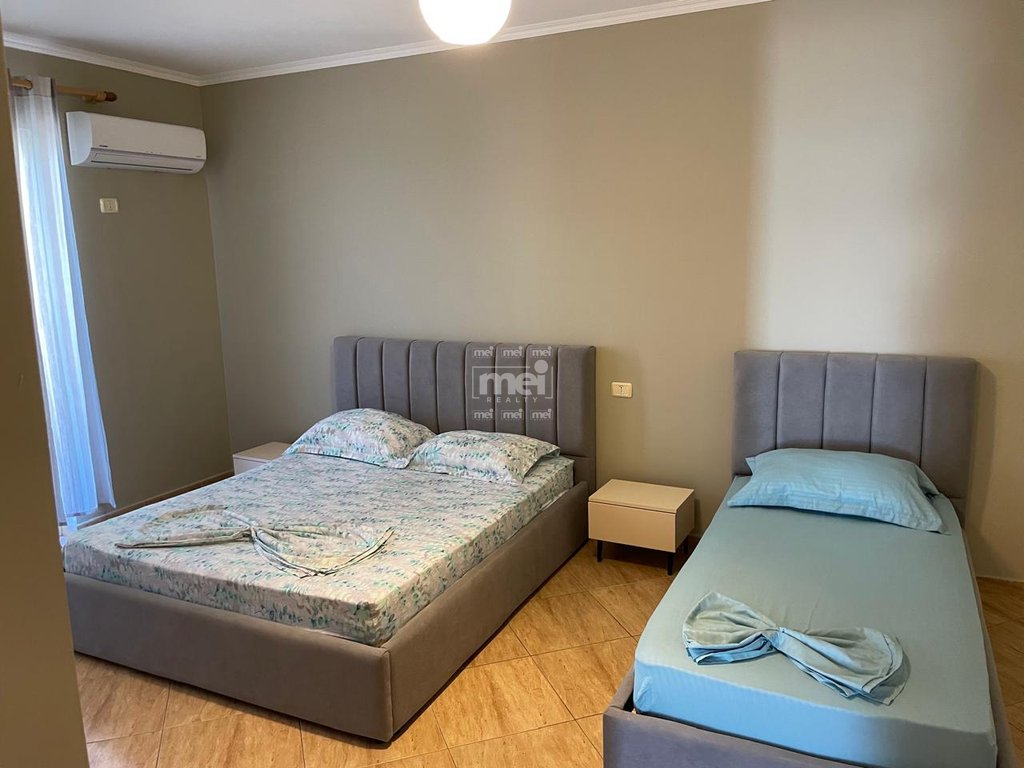 JEPET ME QIRA APARTAMENT 2+1 TEK RROTA KUQE ME PAMJE NGA DETI