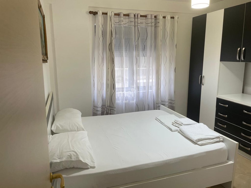 JEPET ME QIRA APARTAMENT 1+1 TEK RROTA KUQE