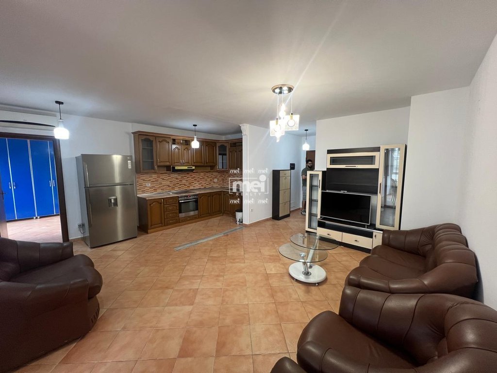 SHITET APARTAMENT 2+1 NE VOLLGA ME PAMJE NGA DETI!