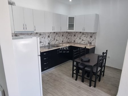 JEPET ME QIRA APARTAMENT  2+1 NE QENDER