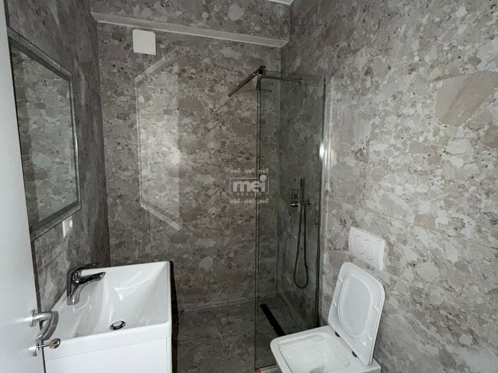 SHITET APARTAMENT 1+1 ME DEPO +VERANDE NE SHKEMB KAVAJE !