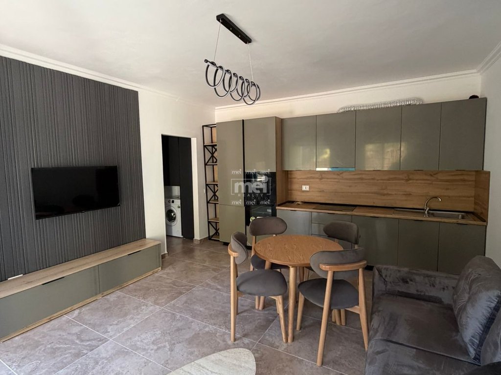 SHITET APARTAMENT 1+1 ME DEPO +VERANDE NE SHKEMB KAVAJE !