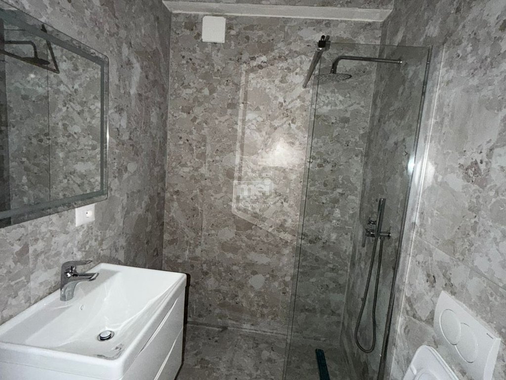 SHITET APARTAMENT 1+1 ME DEPO +VERANDE NE SHKEMB KAVAJE !