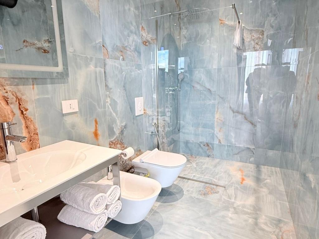 JEPET ME QIRA APARTAMENT 1+1 NE QENDER TE QYTETIT!