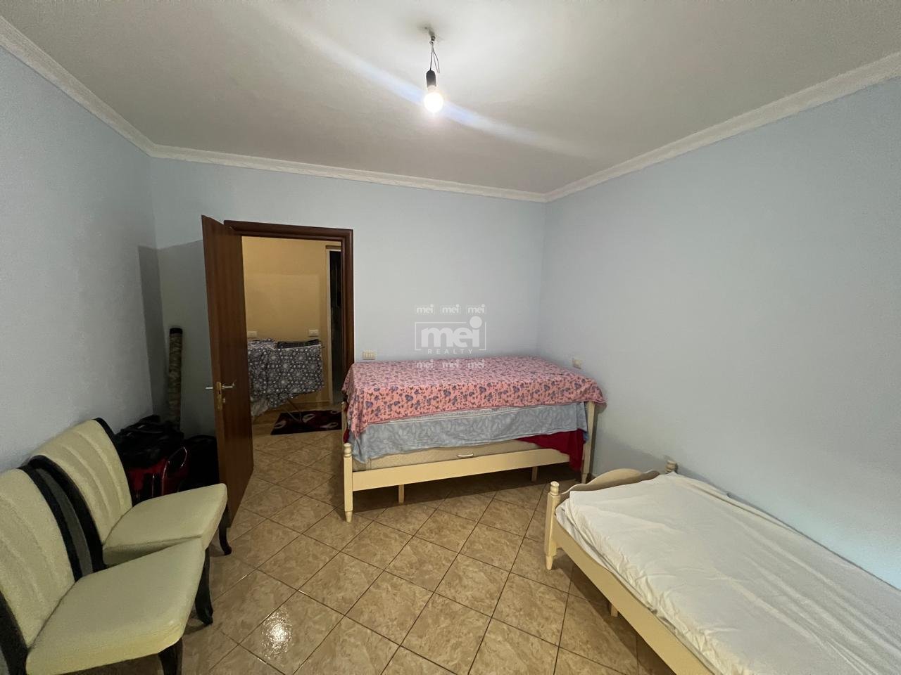 JEPET ME QIRA APARTAMENT  2+1+2 TEK RRUGA E RE E PORTIT!