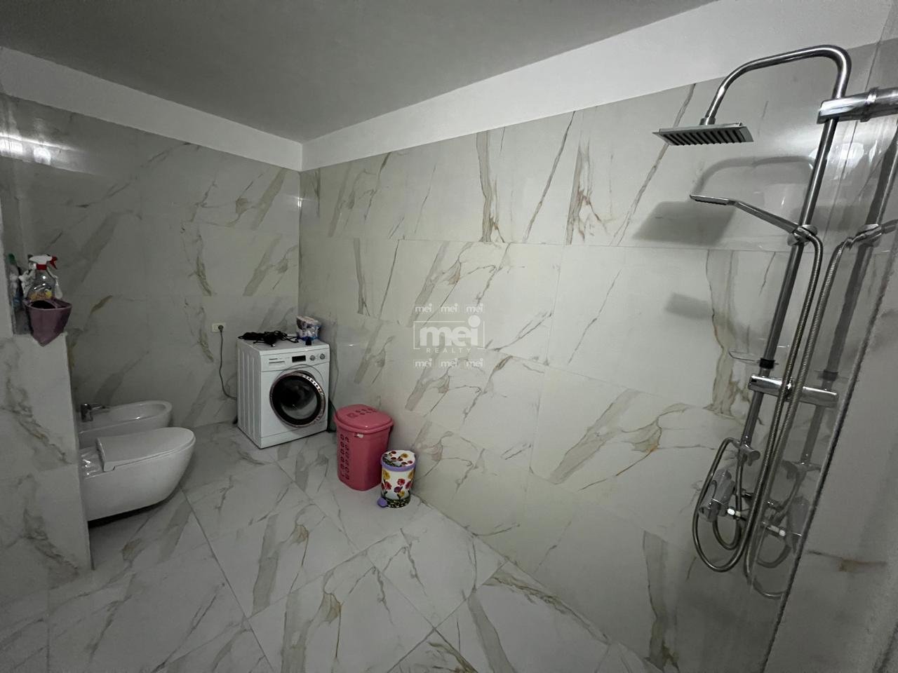 JEPET ME QIRA APARTAMENT  2+1+2 TEK RRUGA E RE E PORTIT!