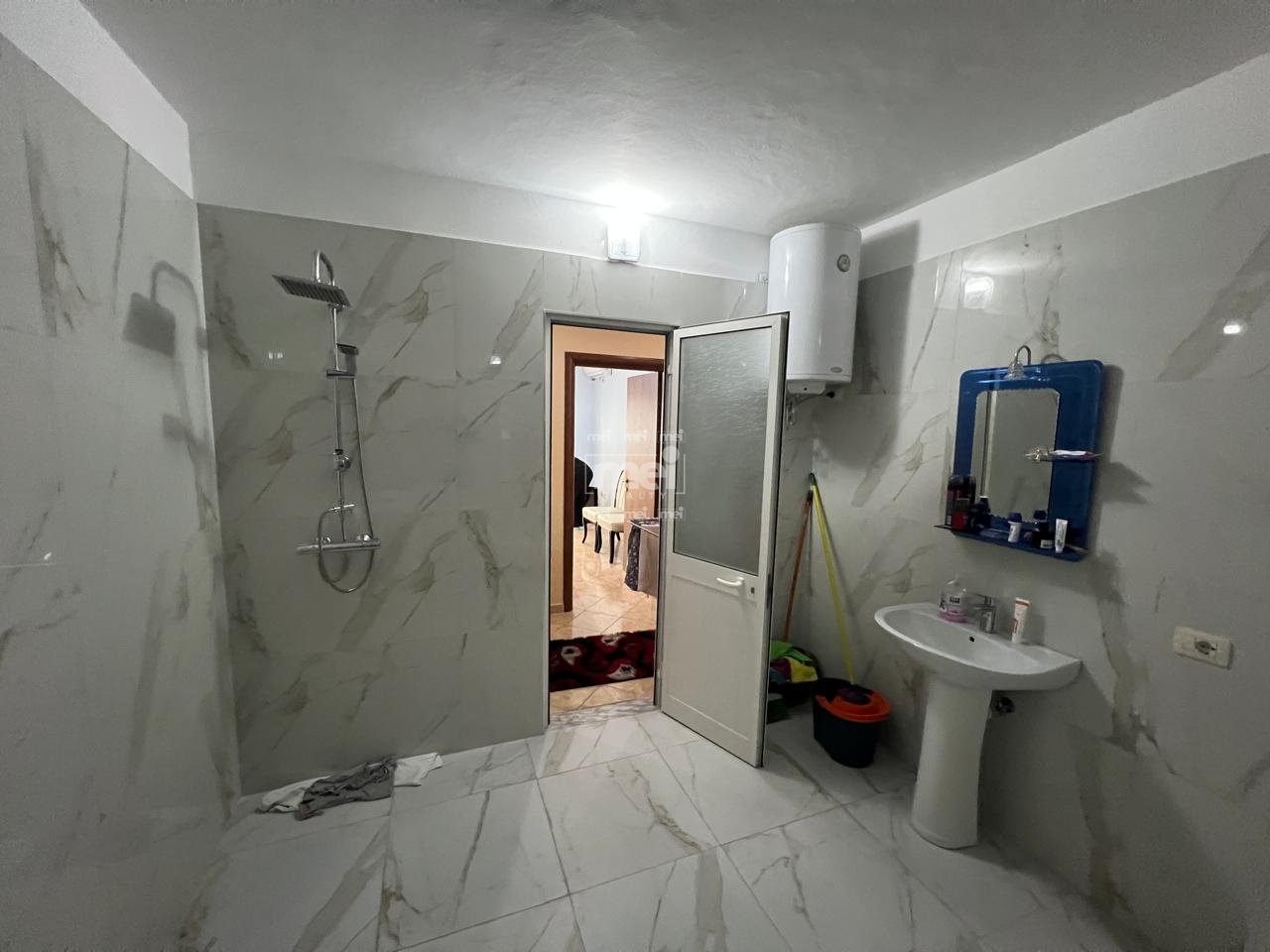 JEPET ME QIRA APARTAMENT  2+1+2 TEK RRUGA E RE E PORTIT!