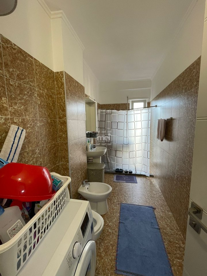 SHITET APARTAMENT 2+1 NE QENDER,DURRES!