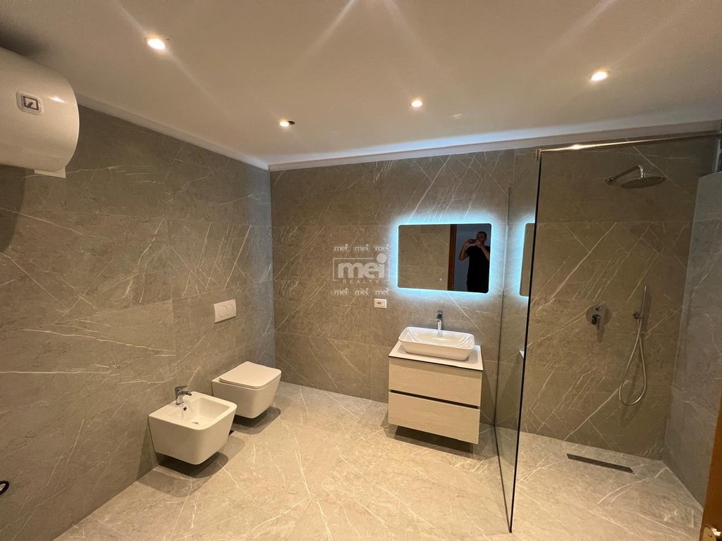 Apartament 3+1+2 Për Shitje në Plazh Iliria, Durrës !