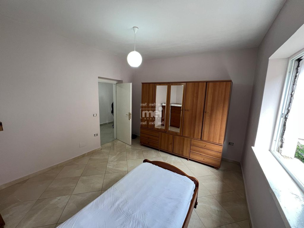 JEPET ME QIRA APARTAMENT 2+1 TEK STADIUMI