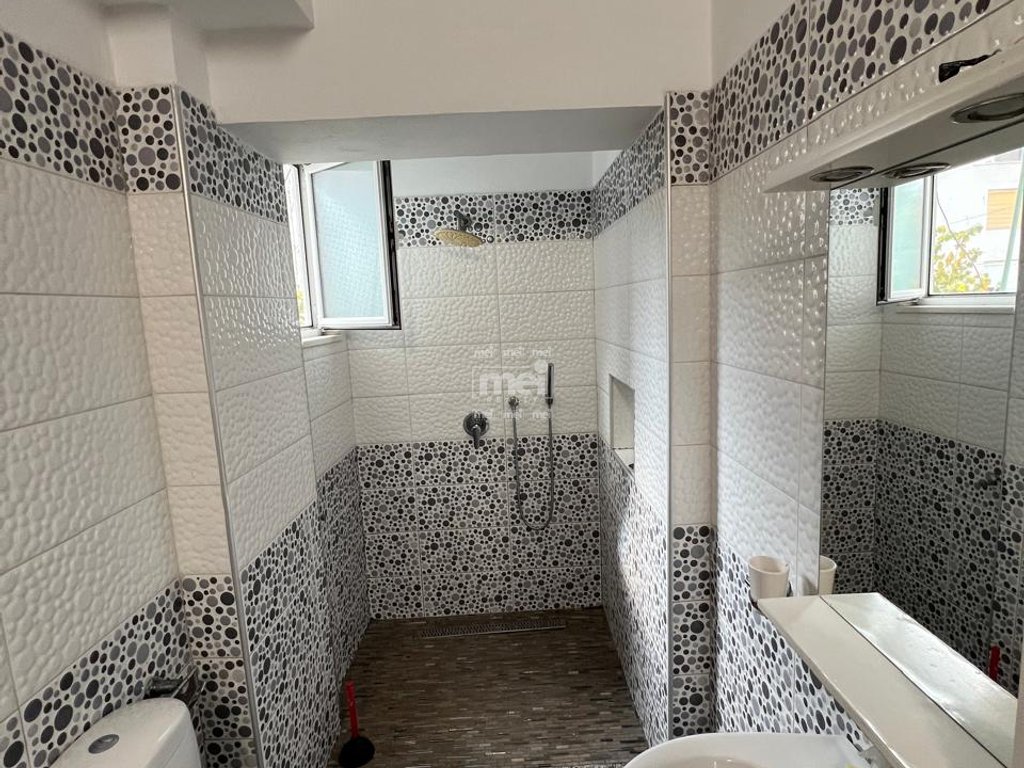 JEPET ME QIRA APARTAMENT 2+1 TEK STADIUMI