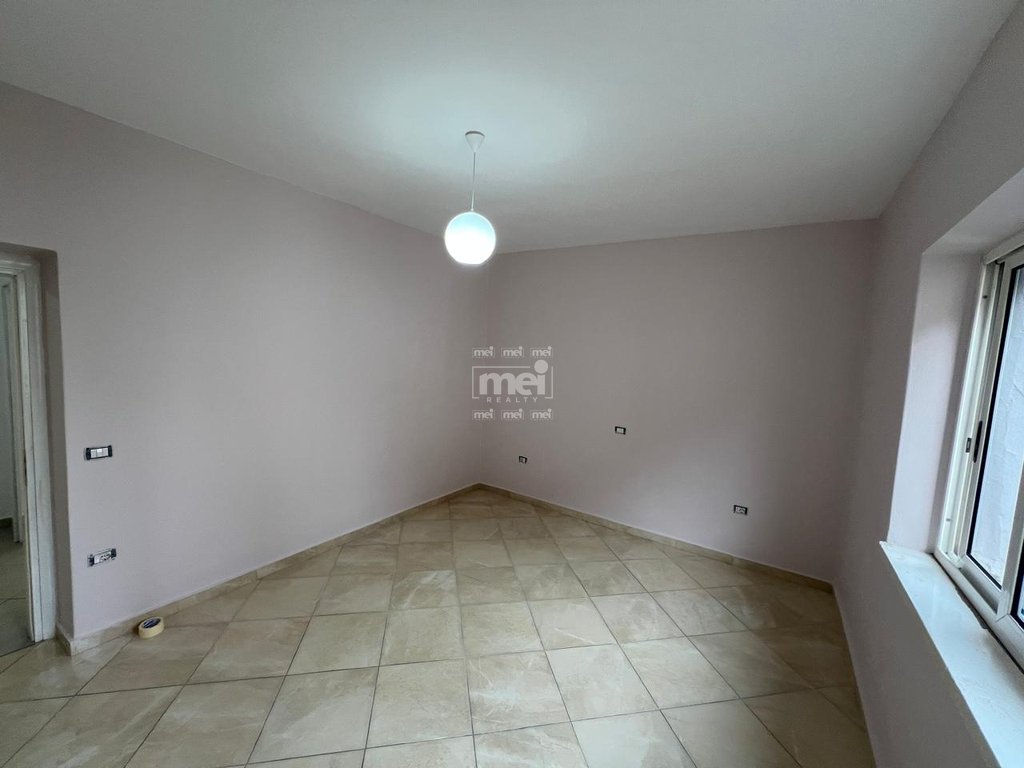 JEPET ME QIRA APARTAMENT 2+1 TEK STADIUMI
