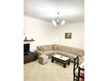 JEPET ME QIRA APARTAMENT 1+1 TEK RROTA KUQE