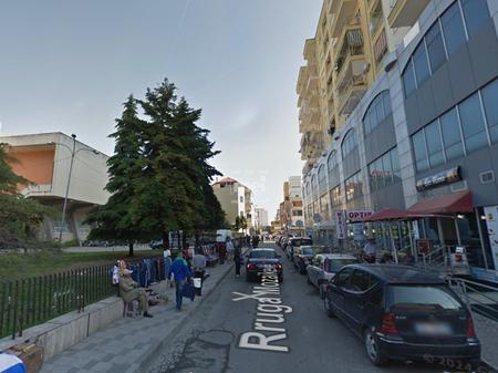 SHITET AMBIENT TEK PALLATI I SPORTIT