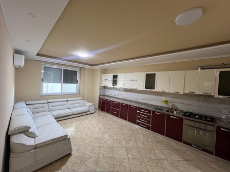 JEPET ME QIRA APARTAMENT  2+1+2 TEK RRUGA E RE E PORTIT!