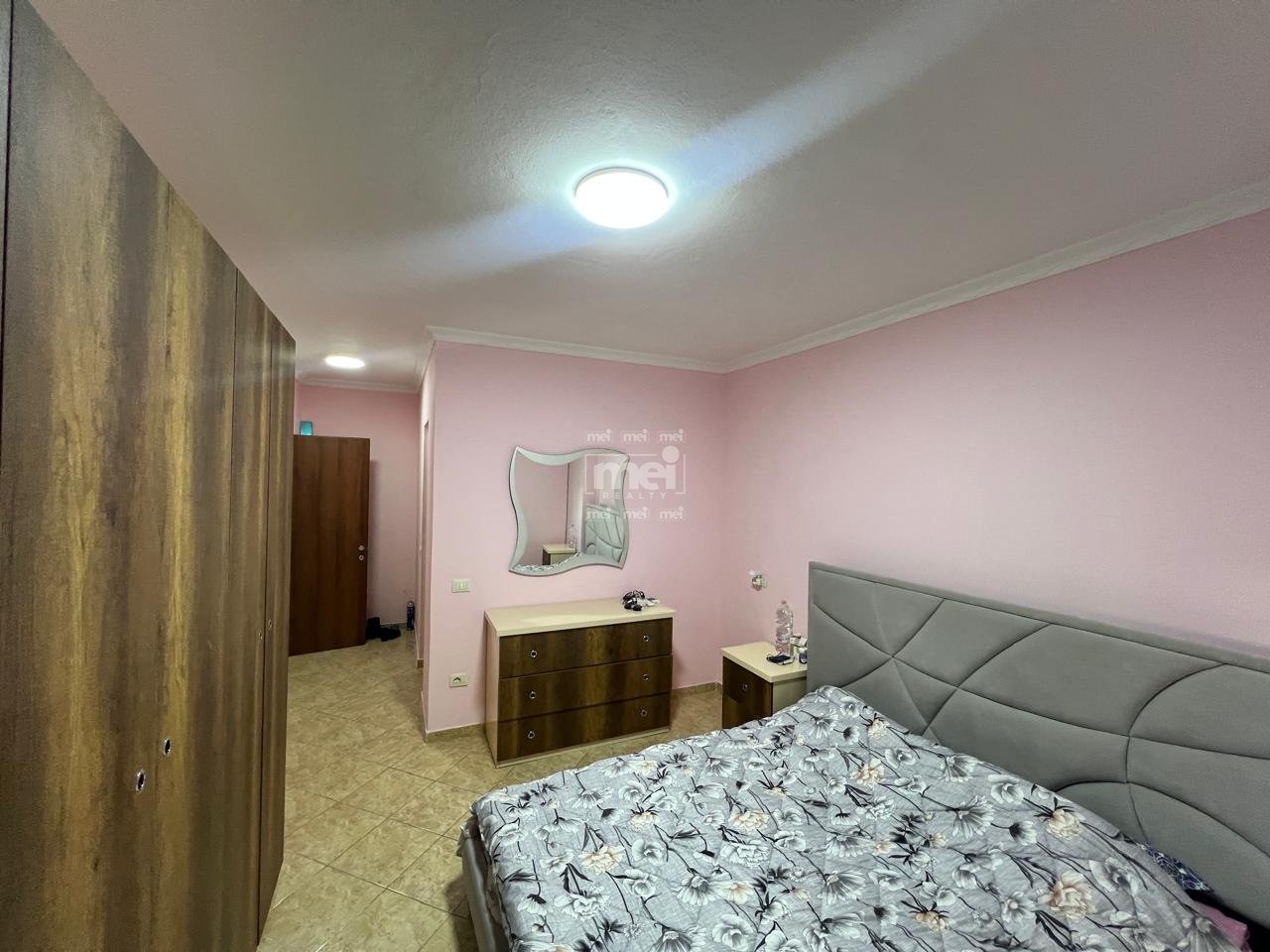 JEPET ME QIRA APARTAMENT  2+1+2 TEK RRUGA E RE E PORTIT!