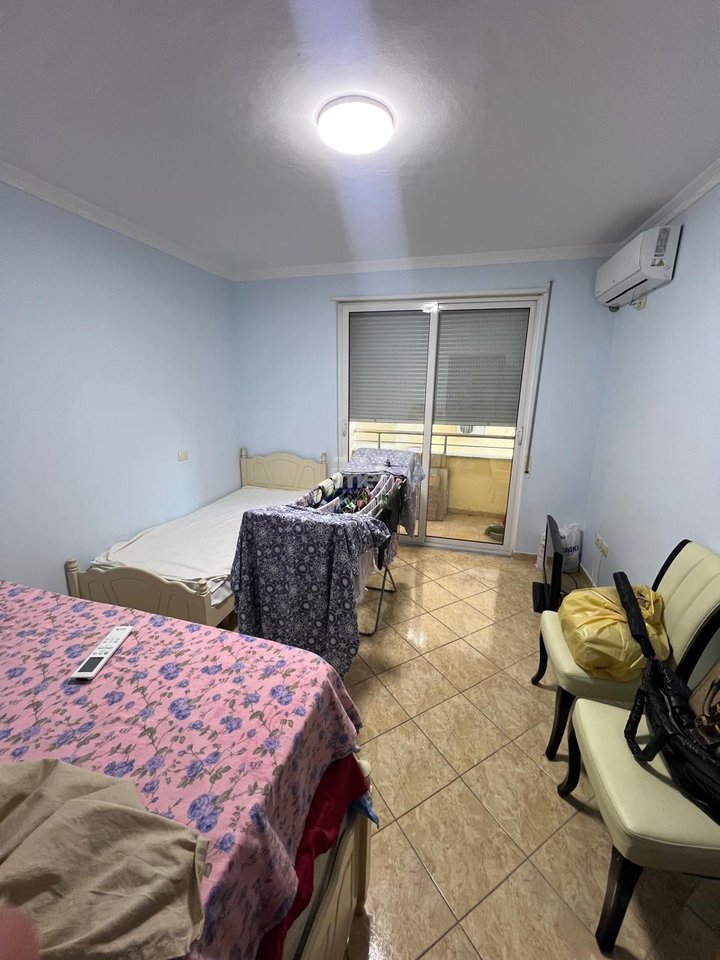 JEPET ME QIRA APARTAMENT  2+1+2 TEK RRUGA E RE E PORTIT!