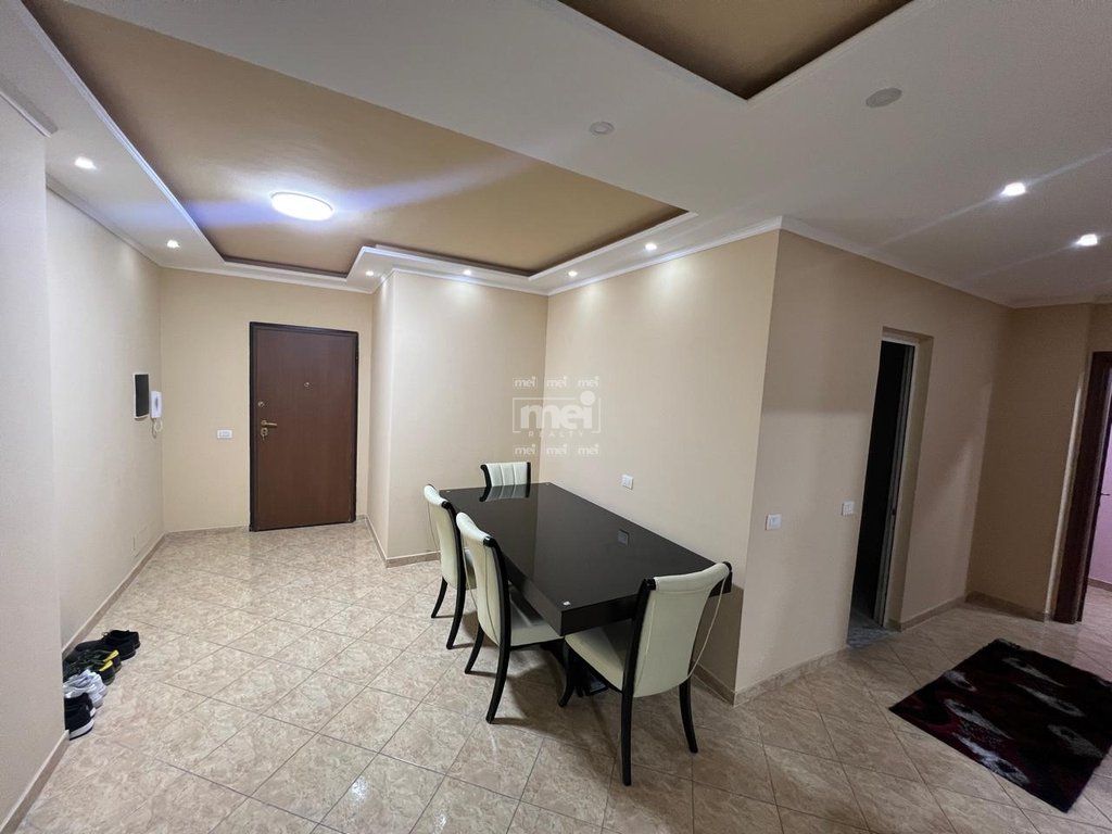 JEPET ME QIRA APARTAMENT  2+1+2 TEK RRUGA E RE E PORTIT!