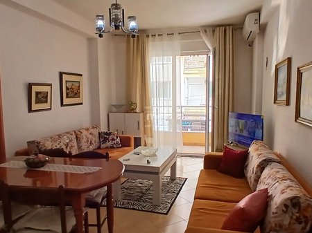 JEPET ME QIRA APARTAMENT 1+1 PRANE PALLATIT TE SPORTIT!