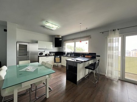 SHITET  APARTAMENT 3+1+2 ME PAMJE NGA DETI NE VOLLGA!
