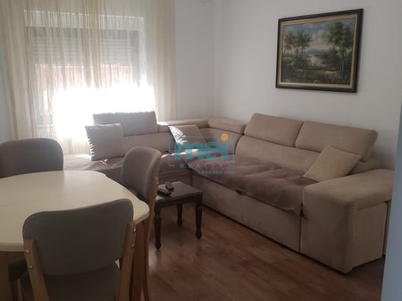 Jepet me Qera Super Apartament 2+1+2 te Mine Peza!