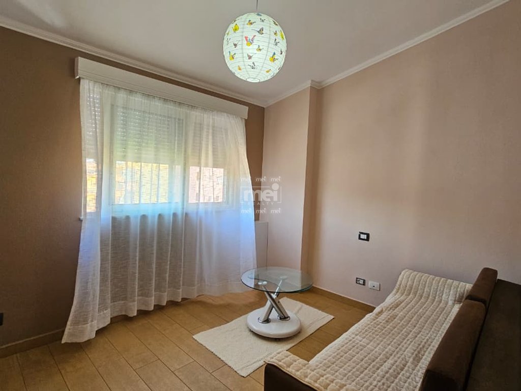 JEPET ME QIRA KATI I TRETE I NJE VILE RRUGA  E KUMINIT!