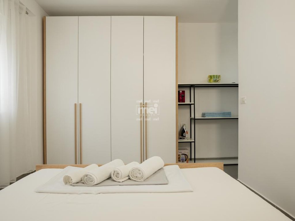 JEPET ME QIRA APARTAMENT 2+1 NE GOLEM!