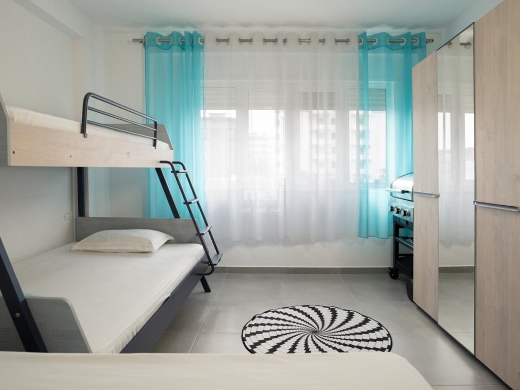 JEPET ME QIRA APARTAMENT 2+1 NE GOLEM!