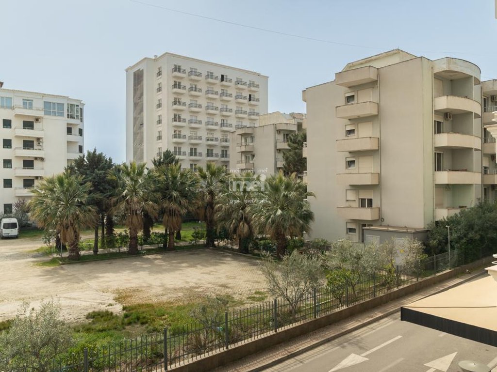 JEPET ME QIRA APARTAMENT 2+1 NE GOLEM!