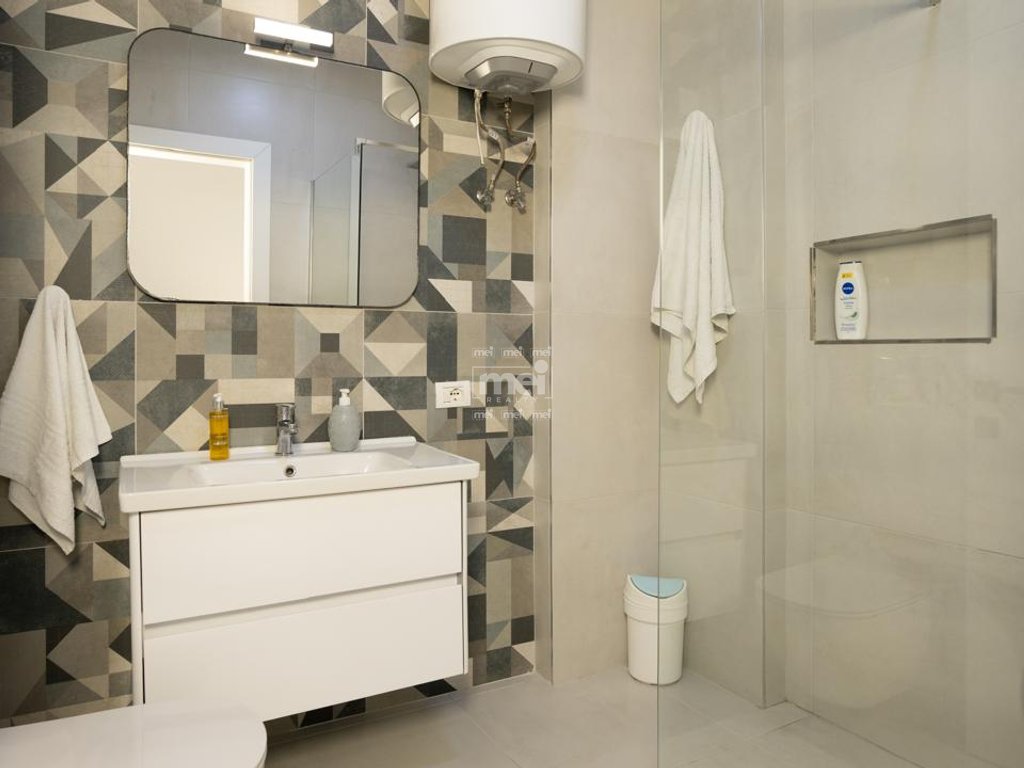 JEPET ME QIRA APARTAMENT 2+1 NE GOLEM!