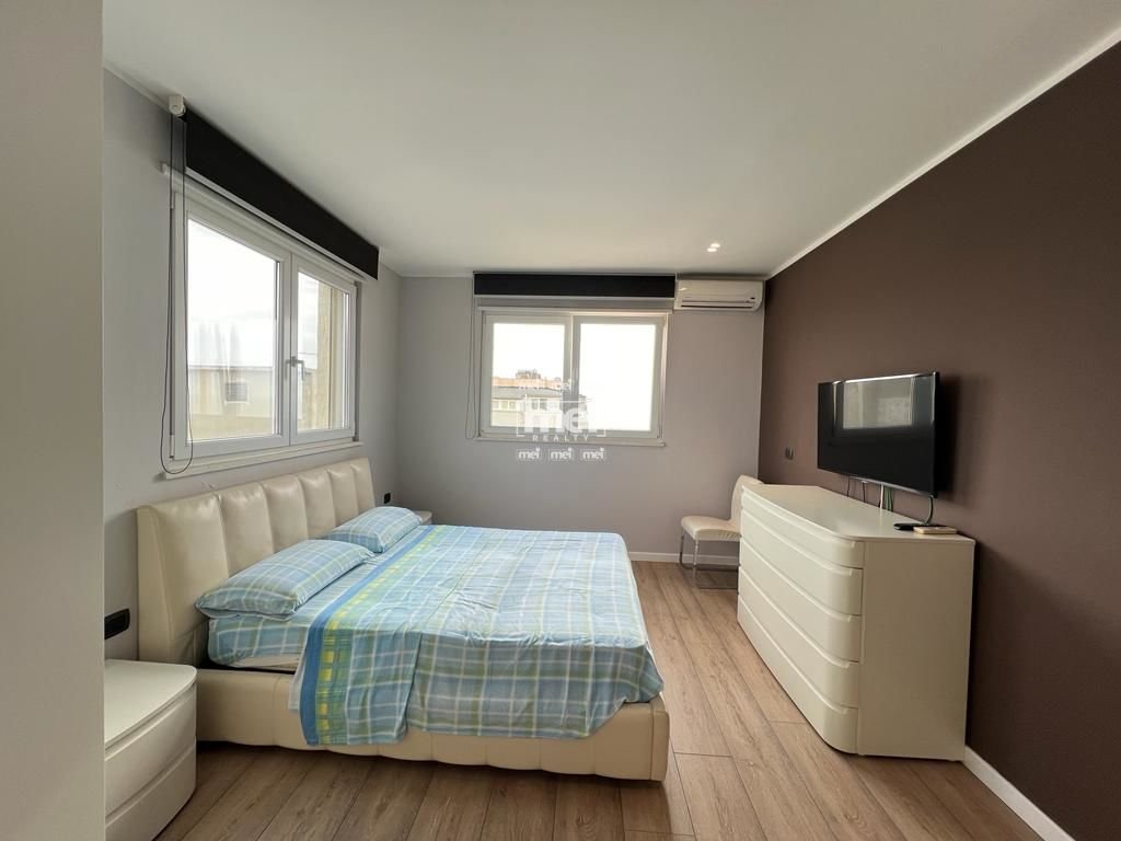 SHITET  APARTAMENT 3+1+2 ME PAMJE NGA DETI NE VOLLGA!