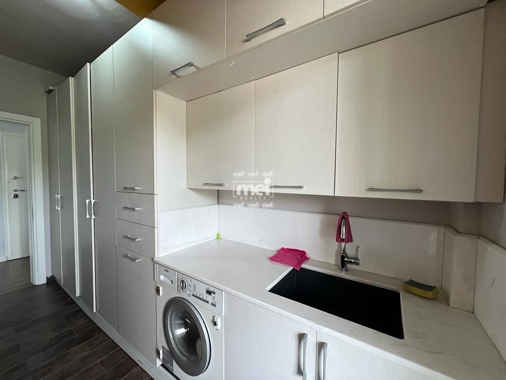 SHITET  APARTAMENT 3+1+2 ME PAMJE NGA DETI NE VOLLGA!