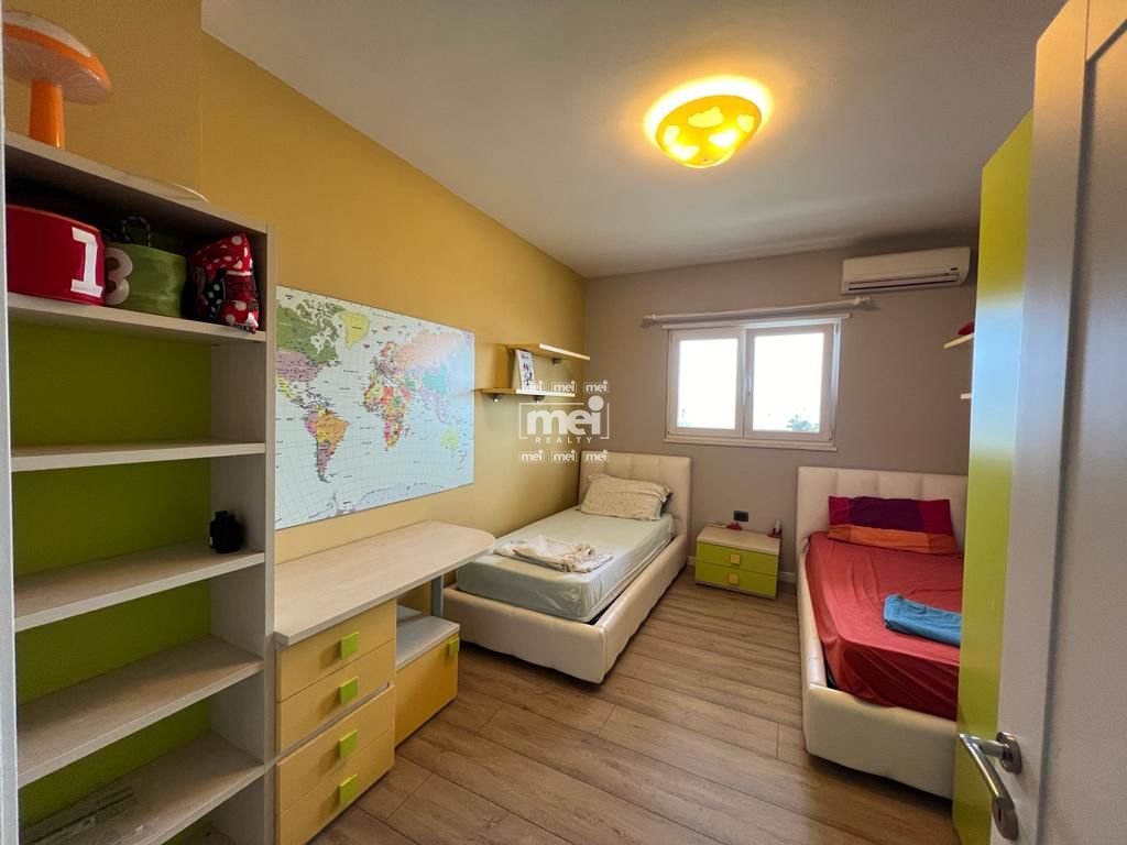 SHITET  APARTAMENT 3+1+2 ME PAMJE NGA DETI NE VOLLGA!
