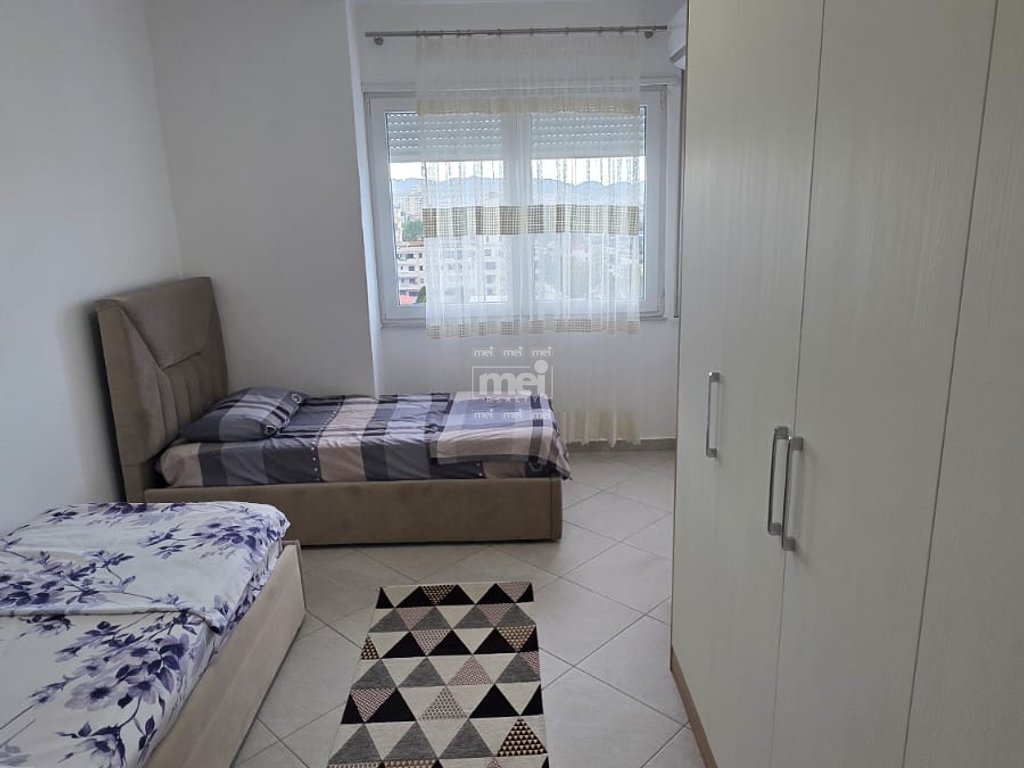JEPET ME QIRA APARTAMENT  2+1 TEK RROTA KUQE PLAZH